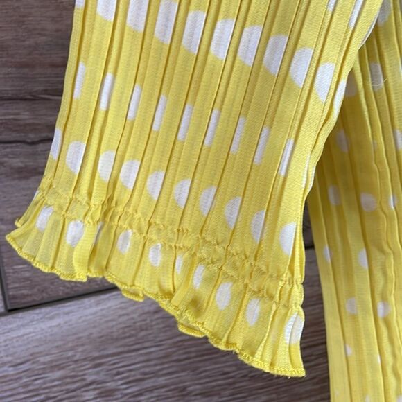 Notations Ladies Yellow Polka Dot Pleated Blouse, Size Medium - Picture 5 of 8